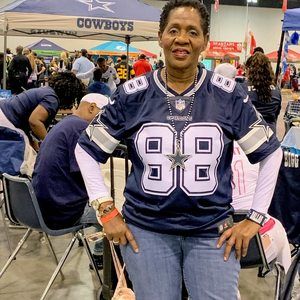 Meet your Posher, Connie